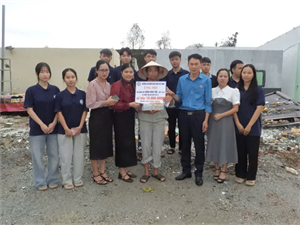 TRƯỜNG CAO ĐẲNG BÁCH KHOA VIỆT NAM HỖ TRỢ HỌC SINH, SINH VIÊN BỊ ẢNH HƯỞNG DO CƠN BÃO SỐ 10