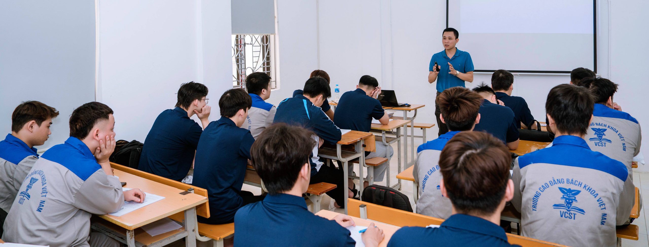 Trường cao đẳng Bách Khoa Việt Nam