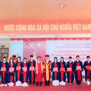 Khúc giao mùa và trưởng thành tại Trường Cao Đẳng Bách Khoa Việt Nam