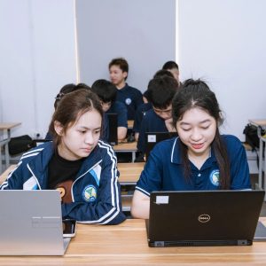 Tại sao nên học ngành Quản trị máy tính tại VCST? Cơ hội nghề nghiệp thế nào?